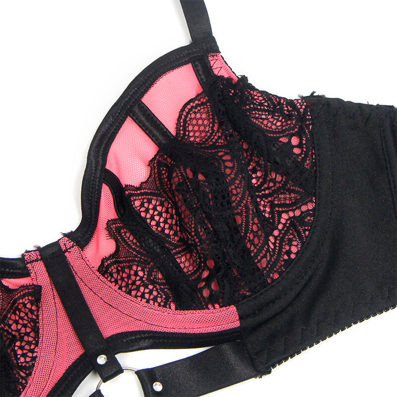 Conjunto de Lingerie SUBBLIME Rosa de Renda e Malha com Sutiã Push-up, destacando o design delicado e os detalhes sensuais.