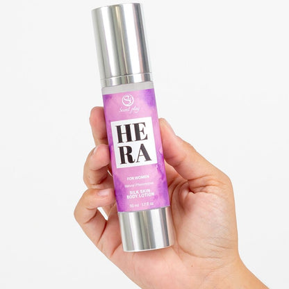 Frasco de Loção Corporal Feminina SECRETPLAY Hera Silk Skin 50ml para pele sedosa e atraente.