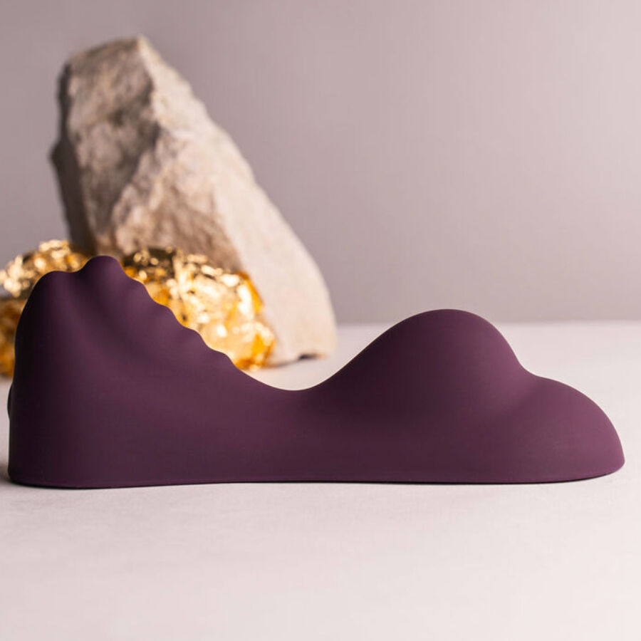 ROCKS-OFF - VIBRADOR BRILLO RUBÍ MORADO PARA SENTARSE