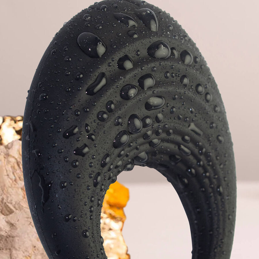 Anel peniano vibratório ROCKS-OFF Spire preto em silicone, com 10 funções de vibração e design ergonómico.
