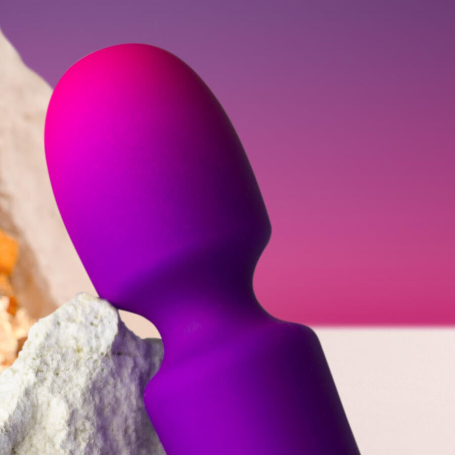ROCKS-OFF Glo-Girl Mini Vibrador Wand Roxo com cabeça flexível e design ergonómico