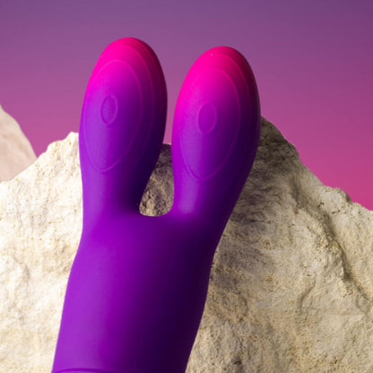 ROCKS-OFF Vibrador Flexível Glo-Girl Bunny Roxo com orelhas vibratórias para estimulação precisa.