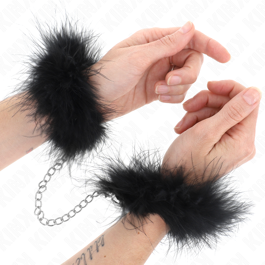 Algemas de Mão Mini Penas KINK, apresentando o design elegante e as texturas suaves para jogo BDSM.