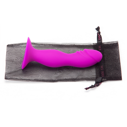 Close-up do Plug Anal Realístico PRETTY LOVE Booty Paixão de silicone macio, mostrando detalhes e textura