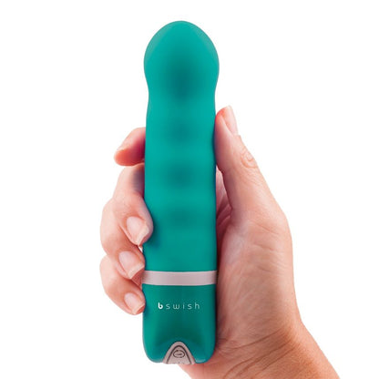 Close-up do B SWISH Bdesired Deluxe Pearl Vibrador Jade, mostrando a sua textura e características.