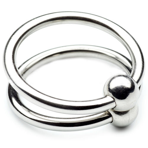 Close-up of the METAL HARD Anel Duplo em Aço 30mm, designed for enhanced erections and pleasure.
