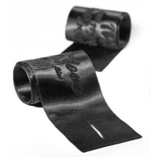 Algemas de seda sensuais BIJOUX - LES PETITS BONBONS para bondage elegante.