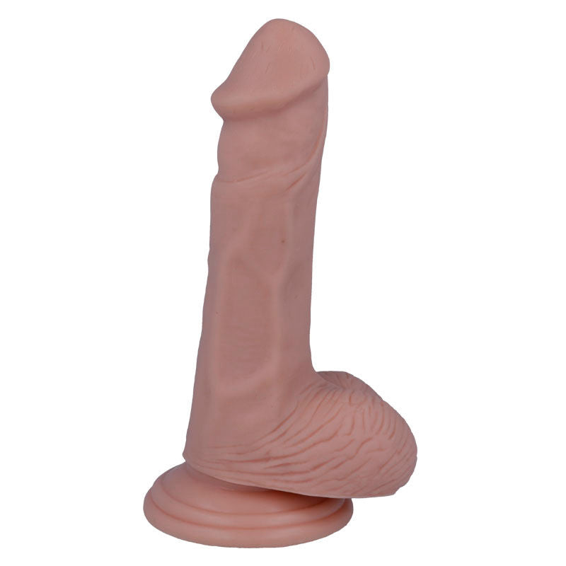 Close-up do MR INTENSE Dildo Realista 16.5 cm x 3.5 cm, mostrando a textura suave e forma ergonómica.