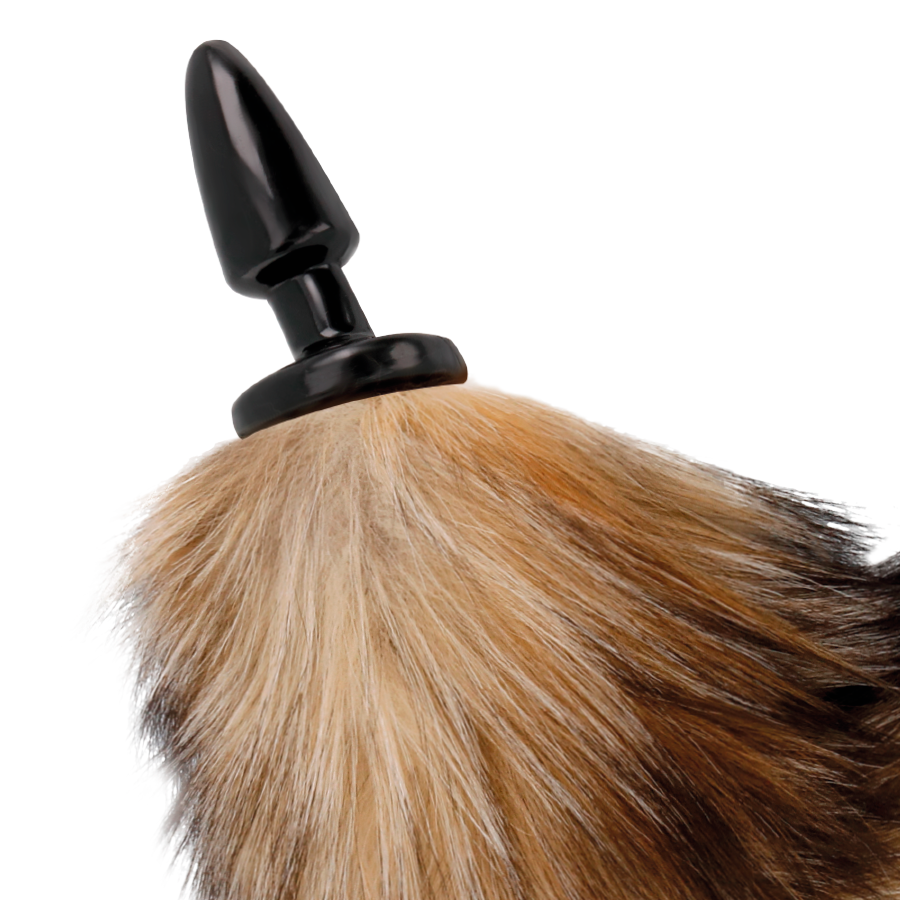 Plug anal Darkness de silicone com cauda natural, detalhe da textura e do design temático.