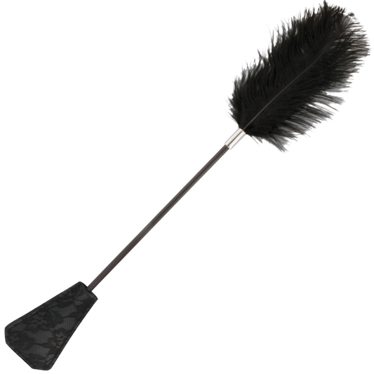 Chicote de pena dupla face Darkness preto 56cm para jogos de BDSM e estimulação sensual.