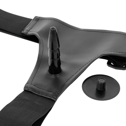 Detalhe do HARNESS ATTRACTION Arnês com Dildo Realista 16cm, mostrando o dildo e o arnês de neoprene.