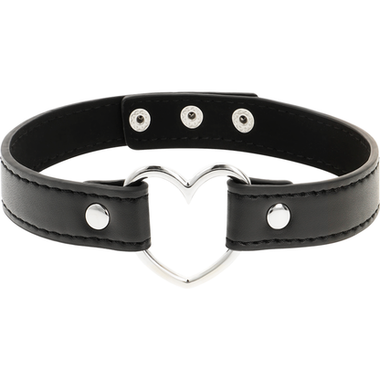 Colar Coleira Coração COQUETTE CHIC DESIRE em couro vegano com detalhe de coração e fecho ajustável.