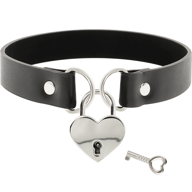 Coquette Chic Desire Colar de Couro Vegano com acessório de coração e chave, detalhe do fecho e material.