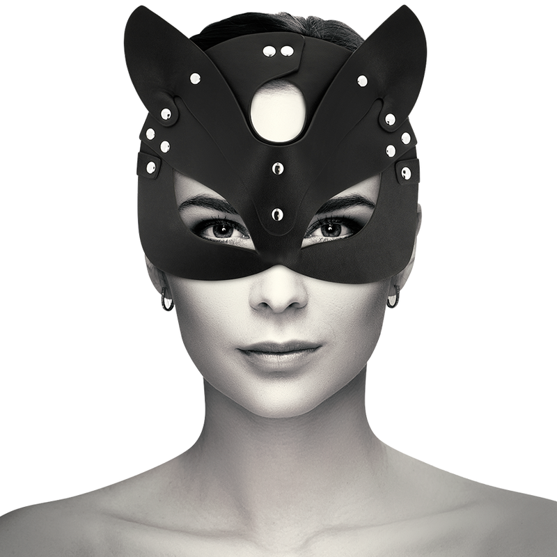 Máscara Coquette Chic Desire de couro vegano preto com orelhas de gato, para um look sensual e misterioso.