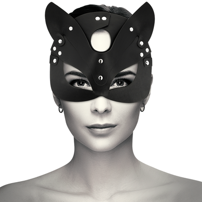 Máscara Coquette Chic Desire de couro vegano preto com orelhas de gato, para um look sensual e misterioso.