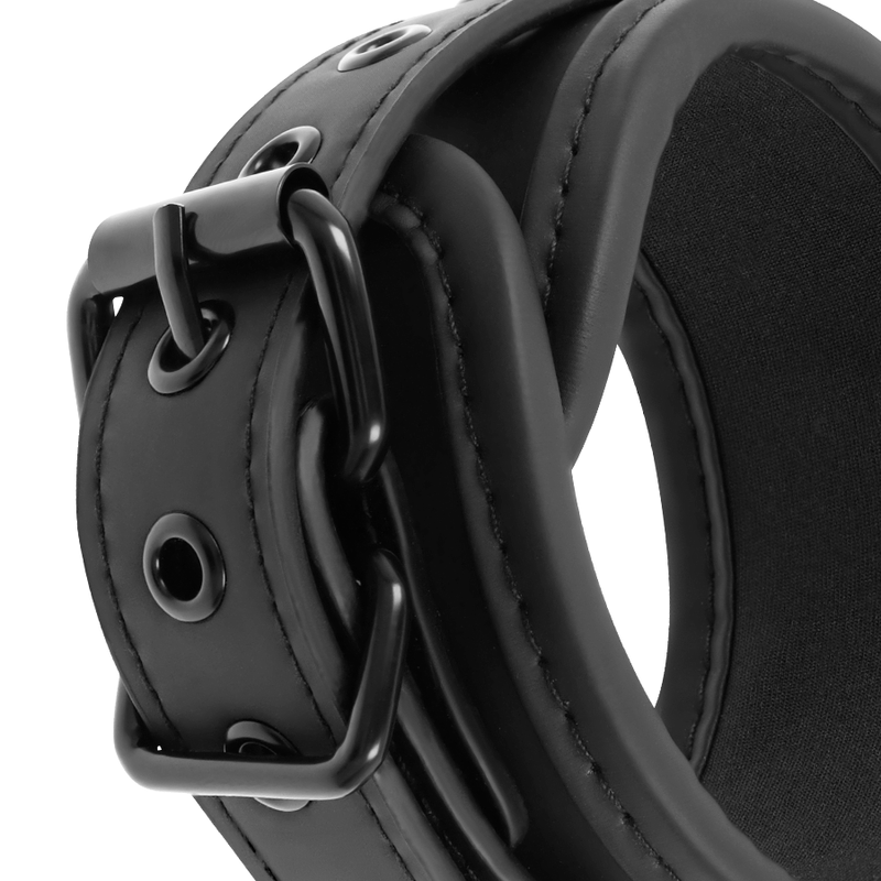 Conjunto Fetish Submissive de restrições de pernas abertas com algemas de neoprene e arnês de pescoço para BDSM.