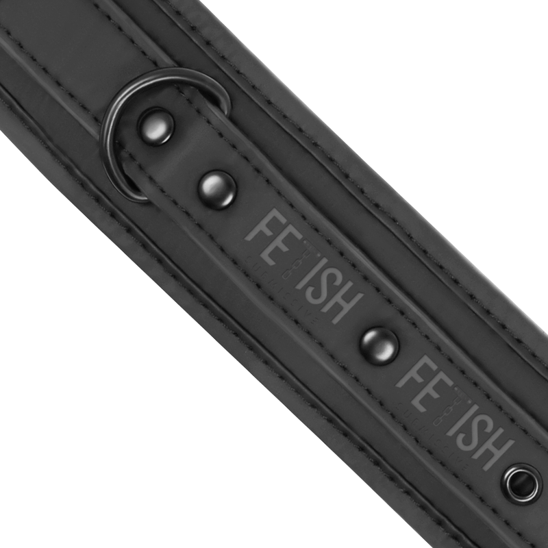 Conjunto Fetish Submissive de restrições de pernas abertas com algemas de neoprene e arnês de pescoço para BDSM.