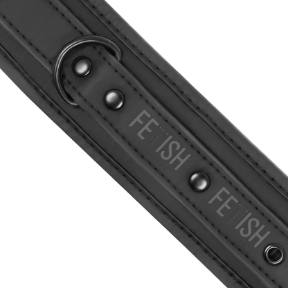 Conjunto Fetish Submissive de restrições de pernas abertas com algemas de neoprene e arnês de pescoço para BDSM.