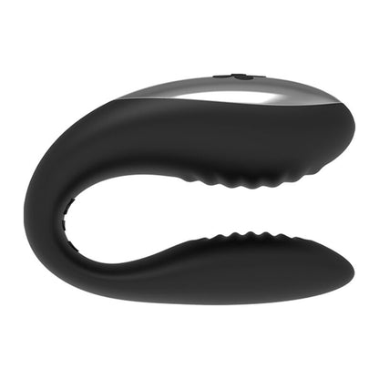 Close-up do vibrador BRILLY GLAM para casais com controle remoto, destacando seu design ergonômico e acabamento em silicone.